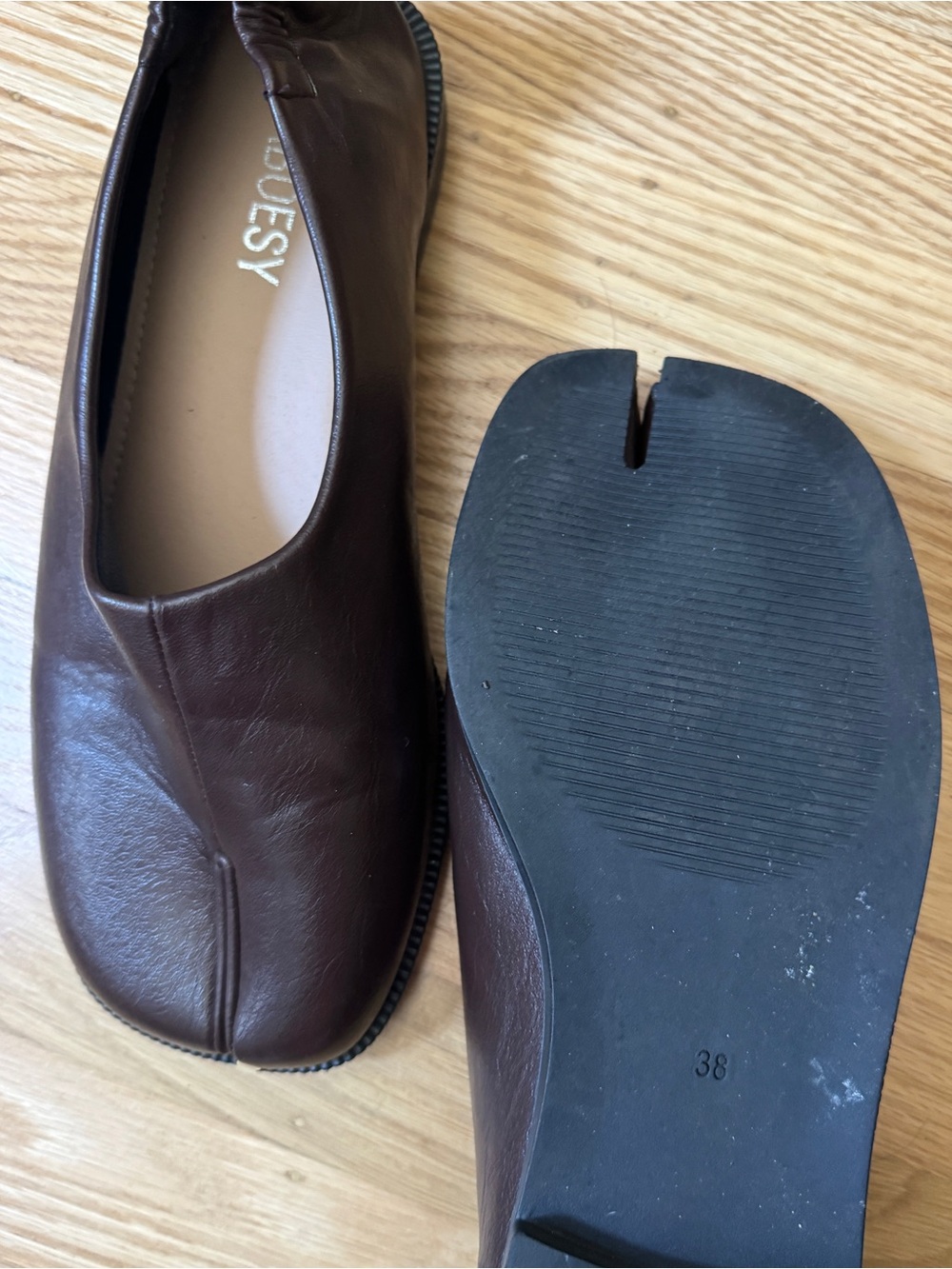Size 38 RABOESY Women's Split-Toe Leather Flats — Dark Brown - Picture 4 of 5